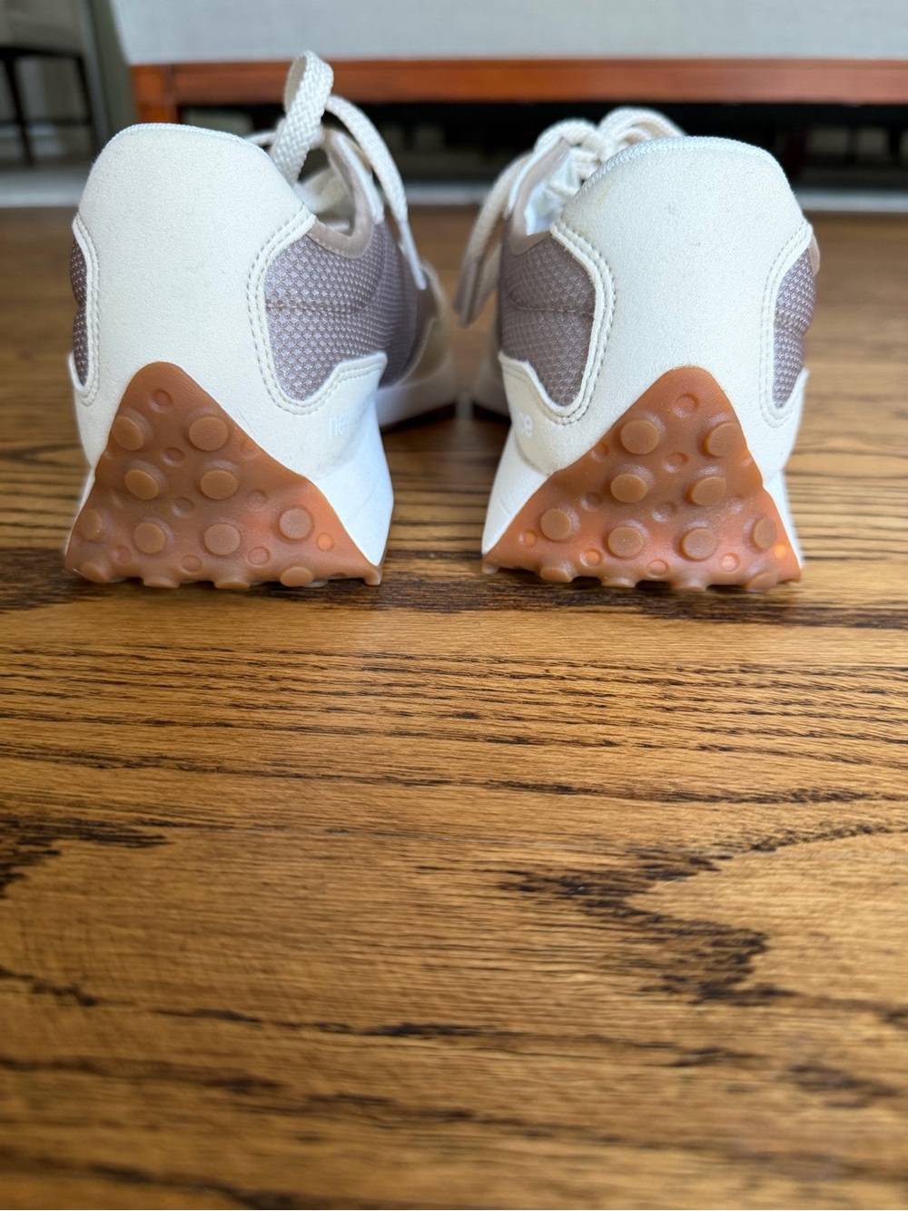 New Balance Kids 327 in Tan and Cream - Picture 4 of 5
